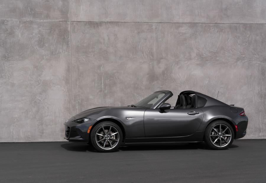  Mazda MX-5 Miata RF (ND) 2016 года  (NA) (фото 38 из 60)